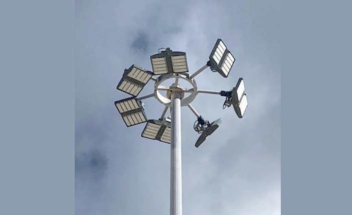 Raising and Lowering Lighting Carriages